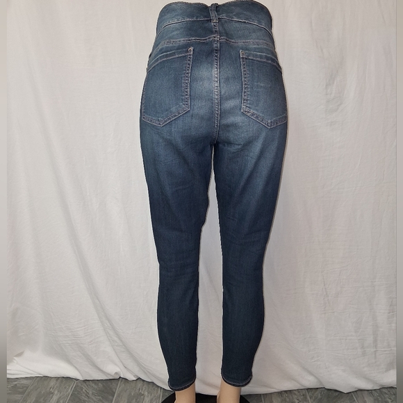 Torrid Denim Women's High Rise Legging Denim Pant Dark Blue Jeans Size 12.S - Picture 5 of 16